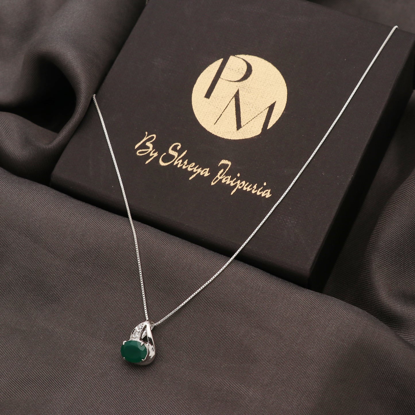 925 Sterling Silver Green Onyx Oval Pendant