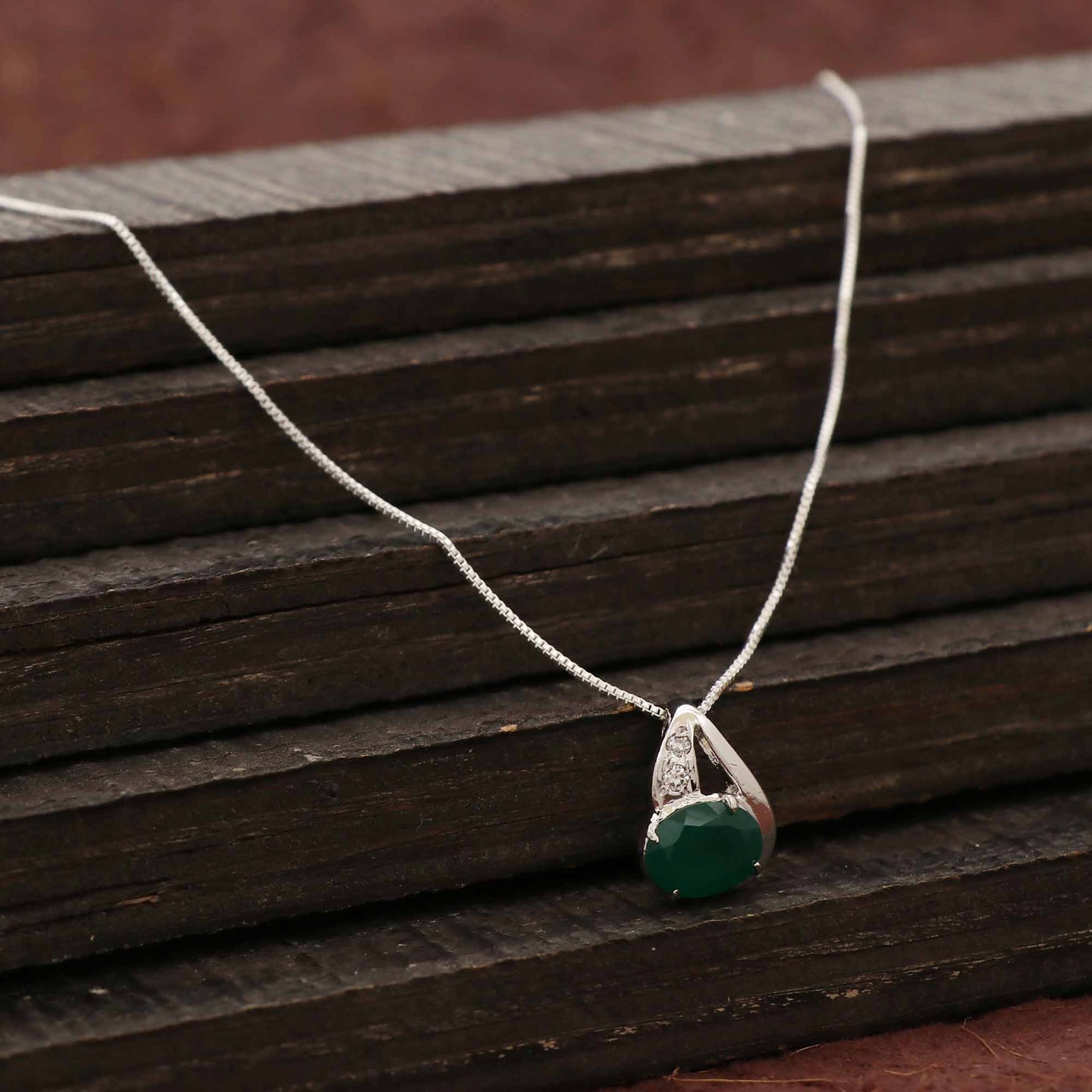 925 Sterling Silver Green Onyx Oval Pendant