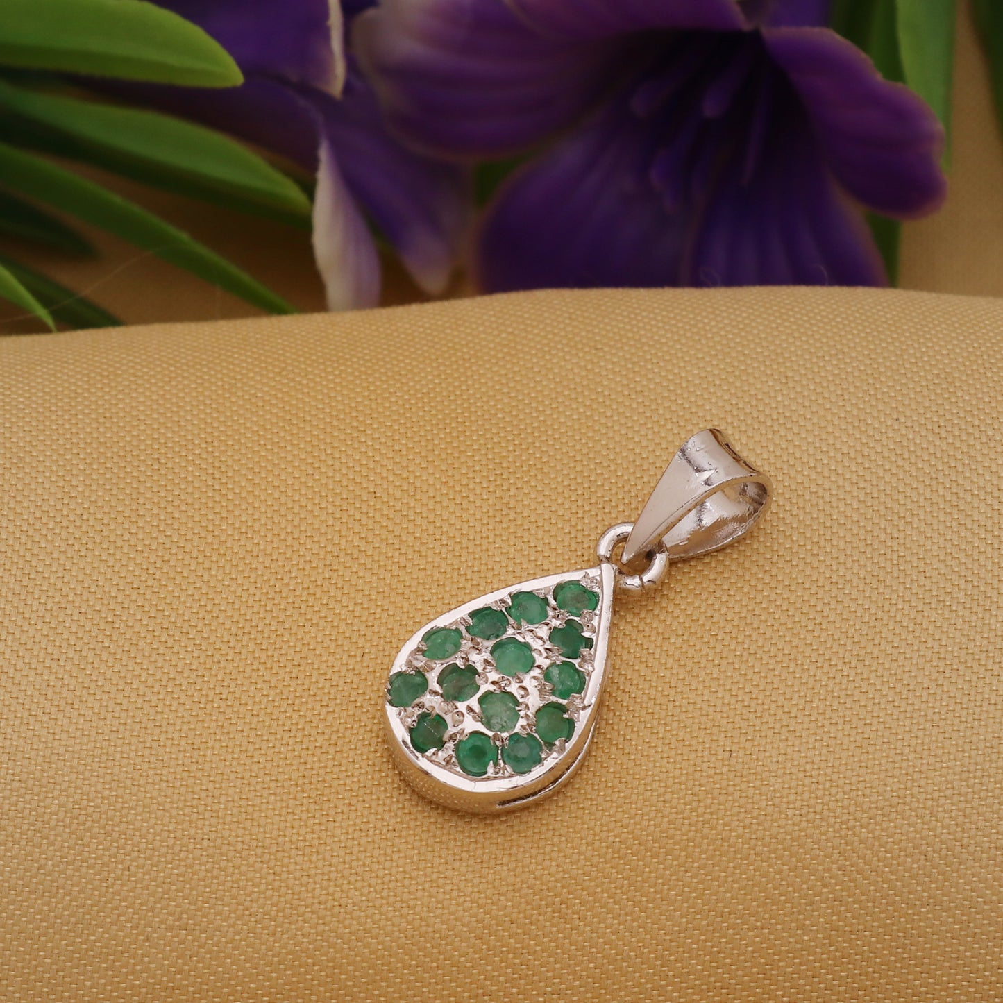 925 Sterling Silver Emerald Filigree Engraved Dainty Pendant
