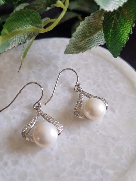 925 Sterling Silver Freshwater Pearl Hook Earring
